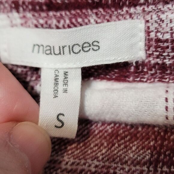 Woman's long sleeve button up Shacket - Picture 5 of 7